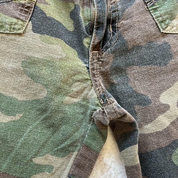 ⚡️Rad & Rare Vintage 90s Distressed Mall Goth Punk Grunge Camo Flare Pants! - Picture 7 of 9